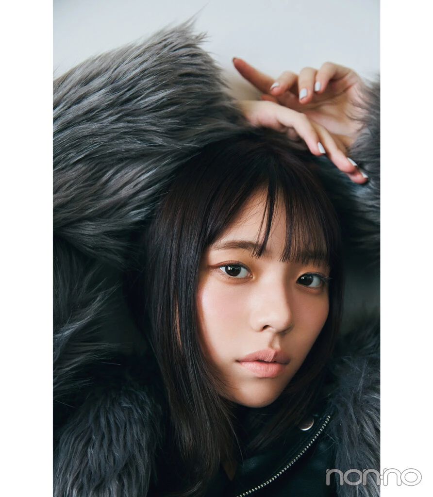 菊地姫奈のあざと可愛いアイラインモデルカット2-1