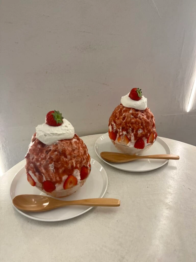 SO TARTEのSTRAWBERRYかき氷×2の写真。