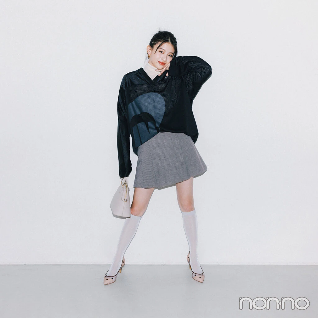 出口夏希の冬のBUZZ服モデルカット4-4