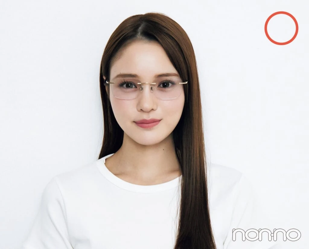 リムレスサングラスをかけた面長顔さん