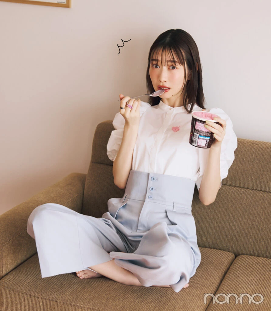 雨の日コーデ/汚れをはじくブラウス×美脚パンツのきれいめコーデ