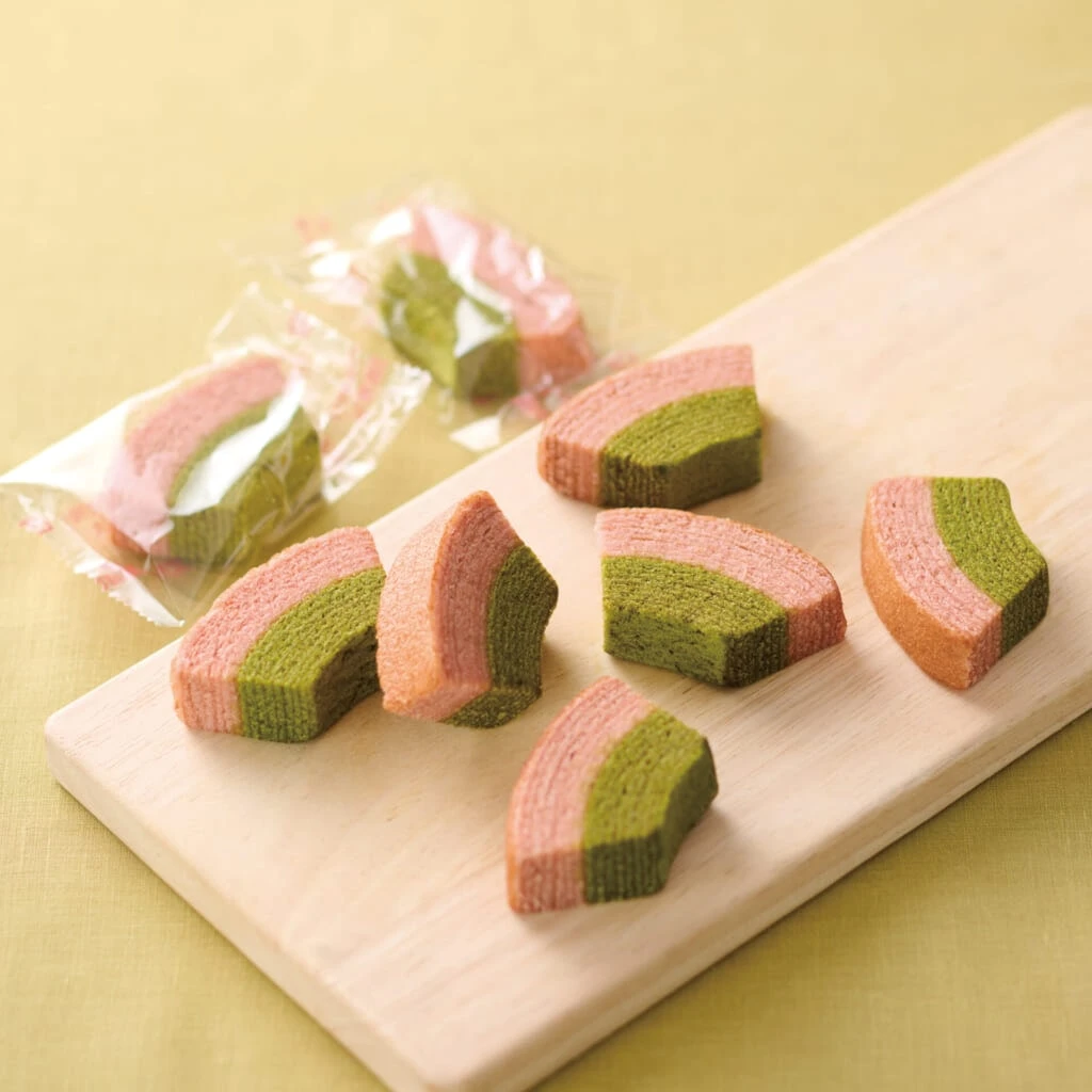 無印良品の桜と抹茶のカットバウムの中身