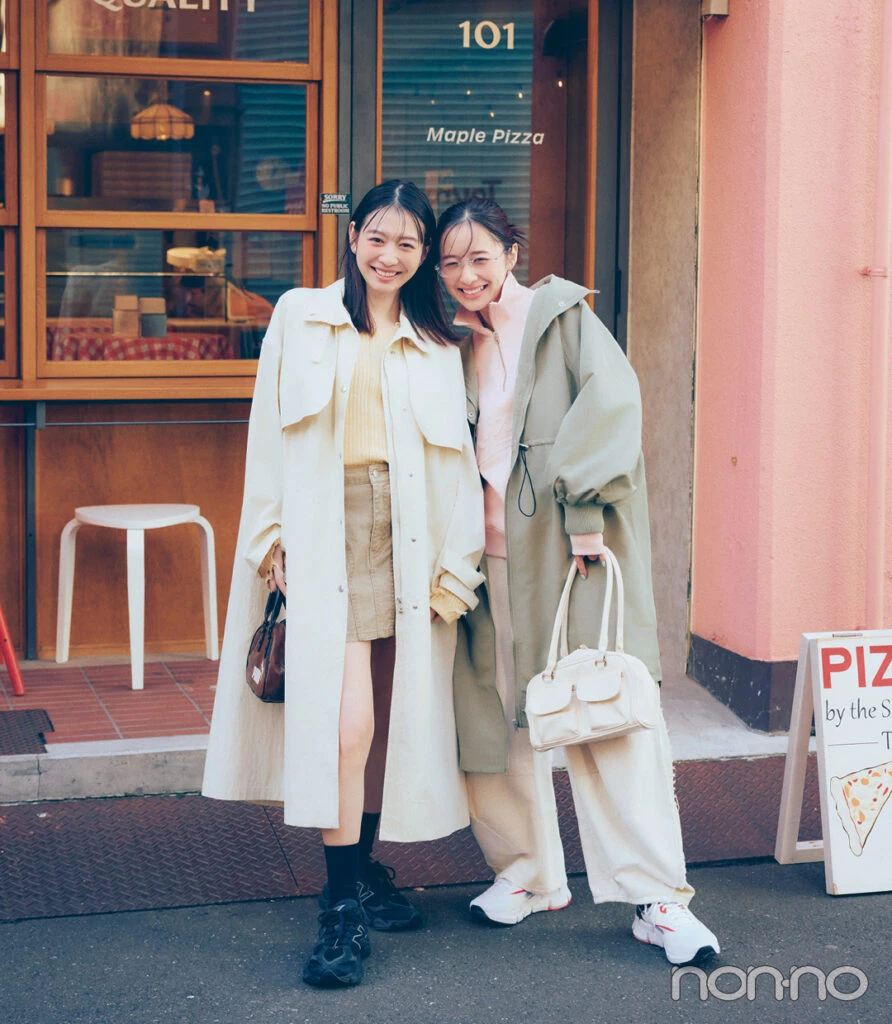 岡本夏美と堀田真由のお散歩に行く時の春アウター「ニュアンスカラーナイロンコート」
