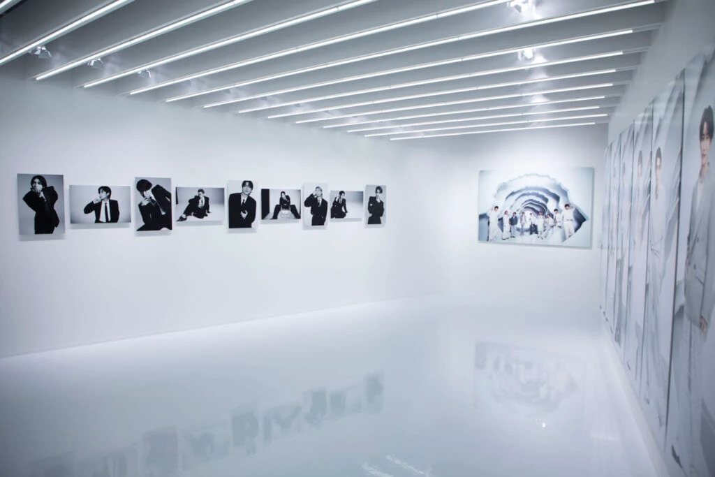 Snow Manの撮りおろしビジュアル展示
