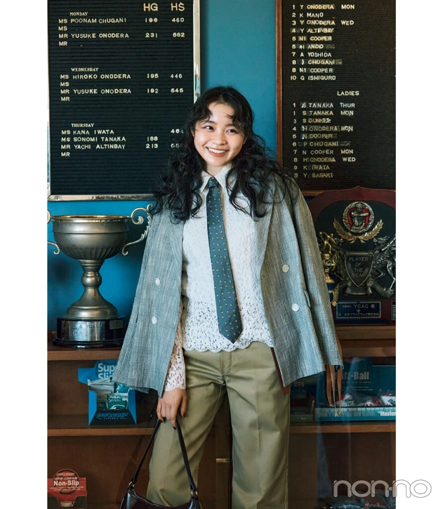 林芽亜里のジャケット&ネクタイ×レースコーデ