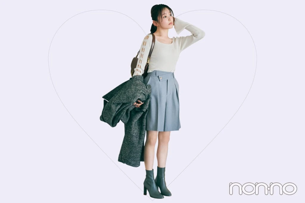 フェミニン派の20代におすすめなグレーのハーフパンツコーデ