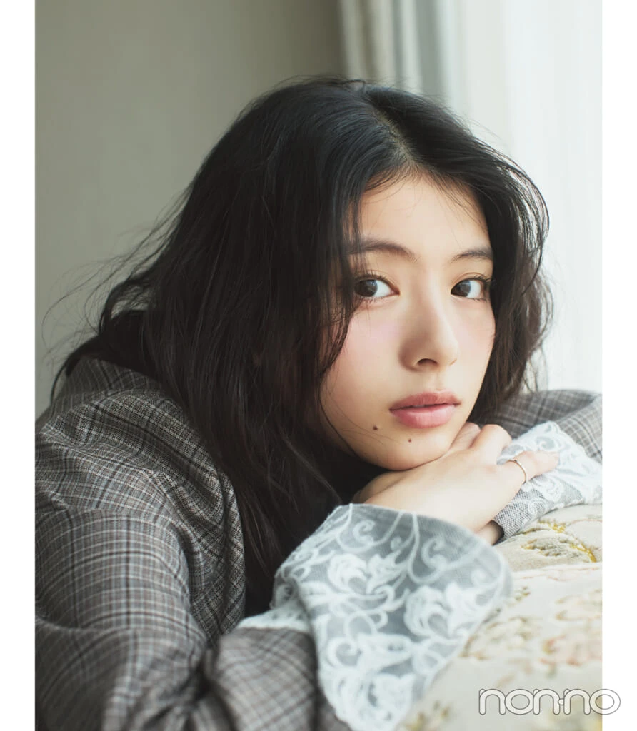 出口夏希のジャケットコーデのヘアアレ