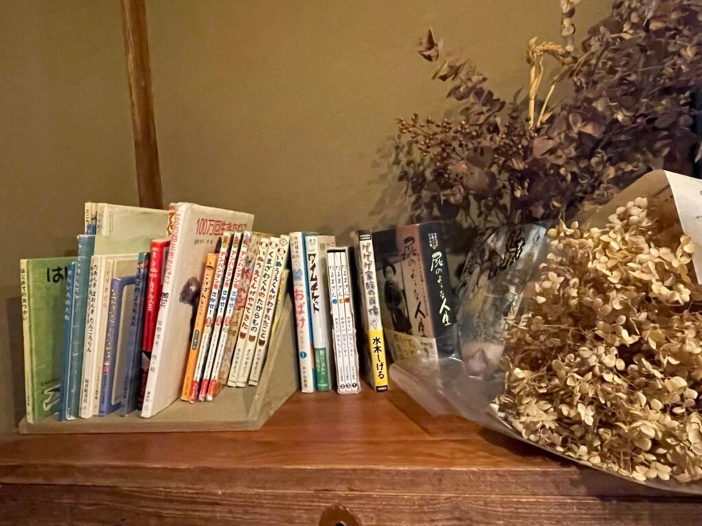 cafe MOKUREN 木蓮の内観