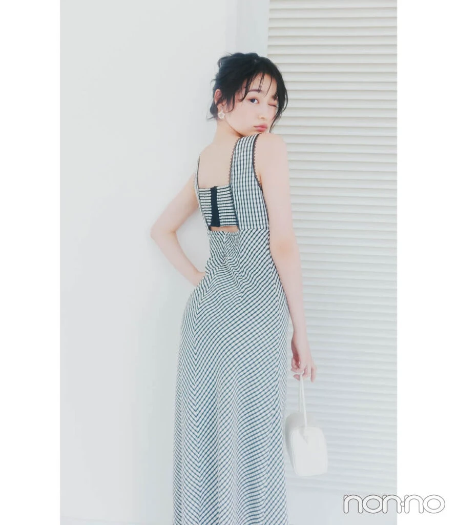 林芽亜里の肌見せワンピース
