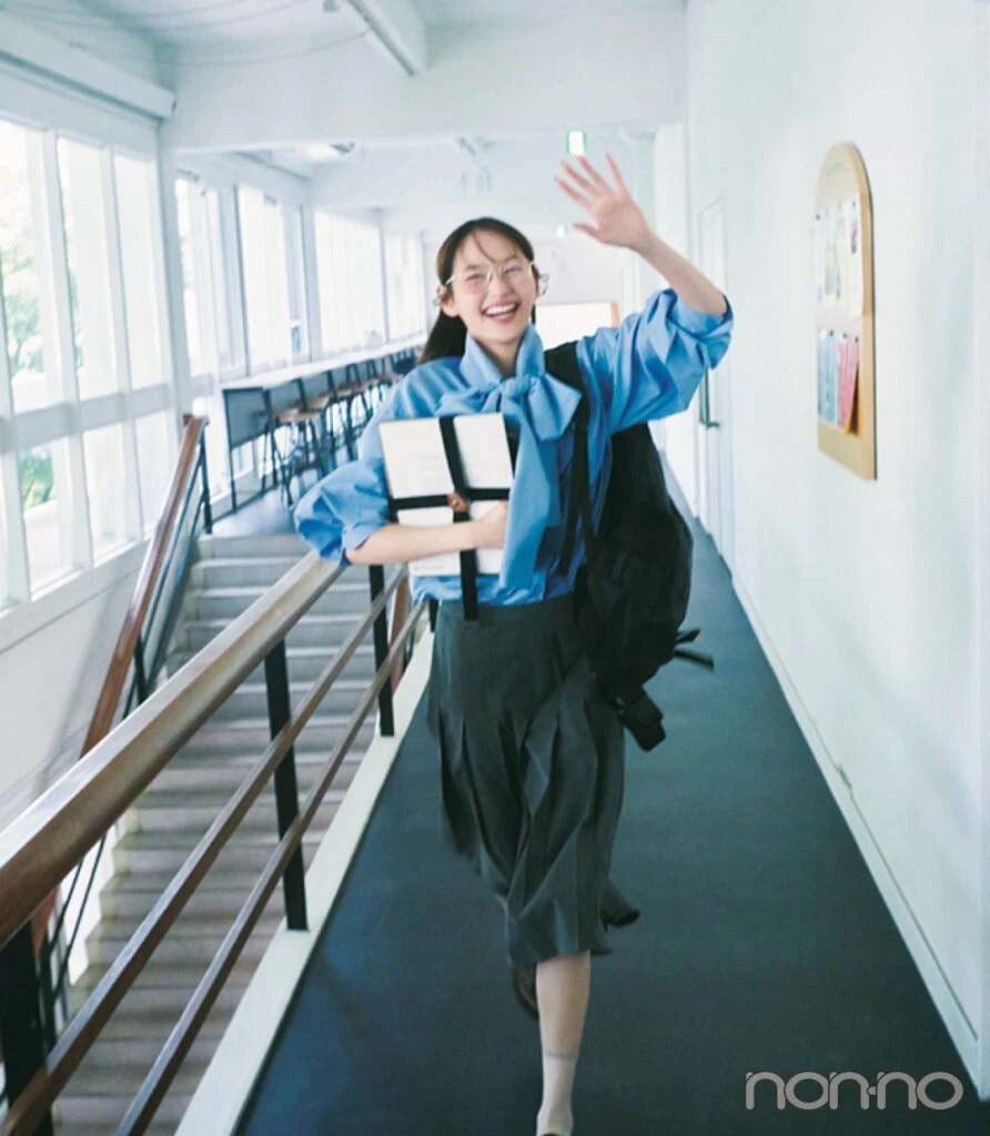 加藤栞の夏→秋着回し23℃ Late Septemberモデルカット4-1
