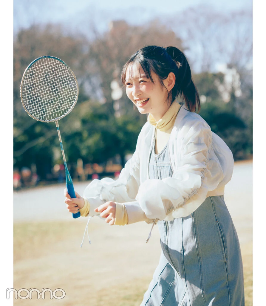 岡本夏美のピクニックに行く時の春アウター2-2