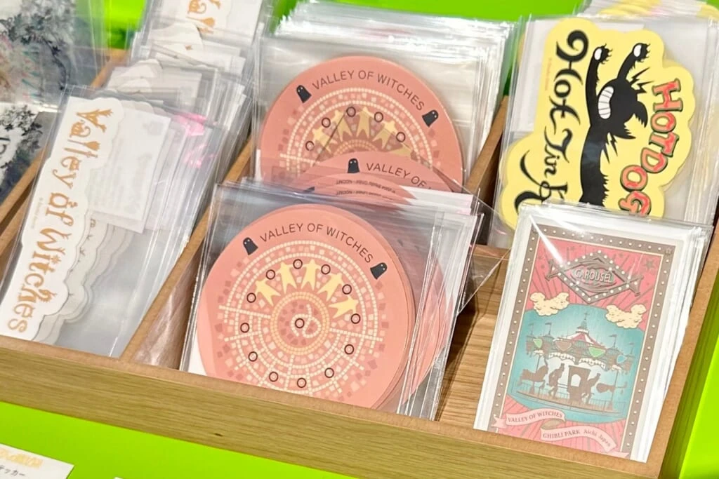 ジブリパーク「魔女の家」のショップ「13人の魔女団」で買えるおすすめオリジナルグッズやお土産：ステッカー各種