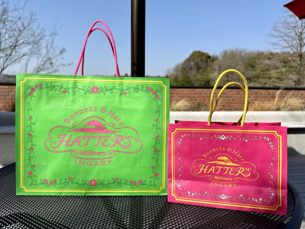 ジブリパーク「魔女の家」のショップ「ハッター帽子店」1階で買えるおすすめオリジナルグッズやお土産：オリジナル有料ショッパー