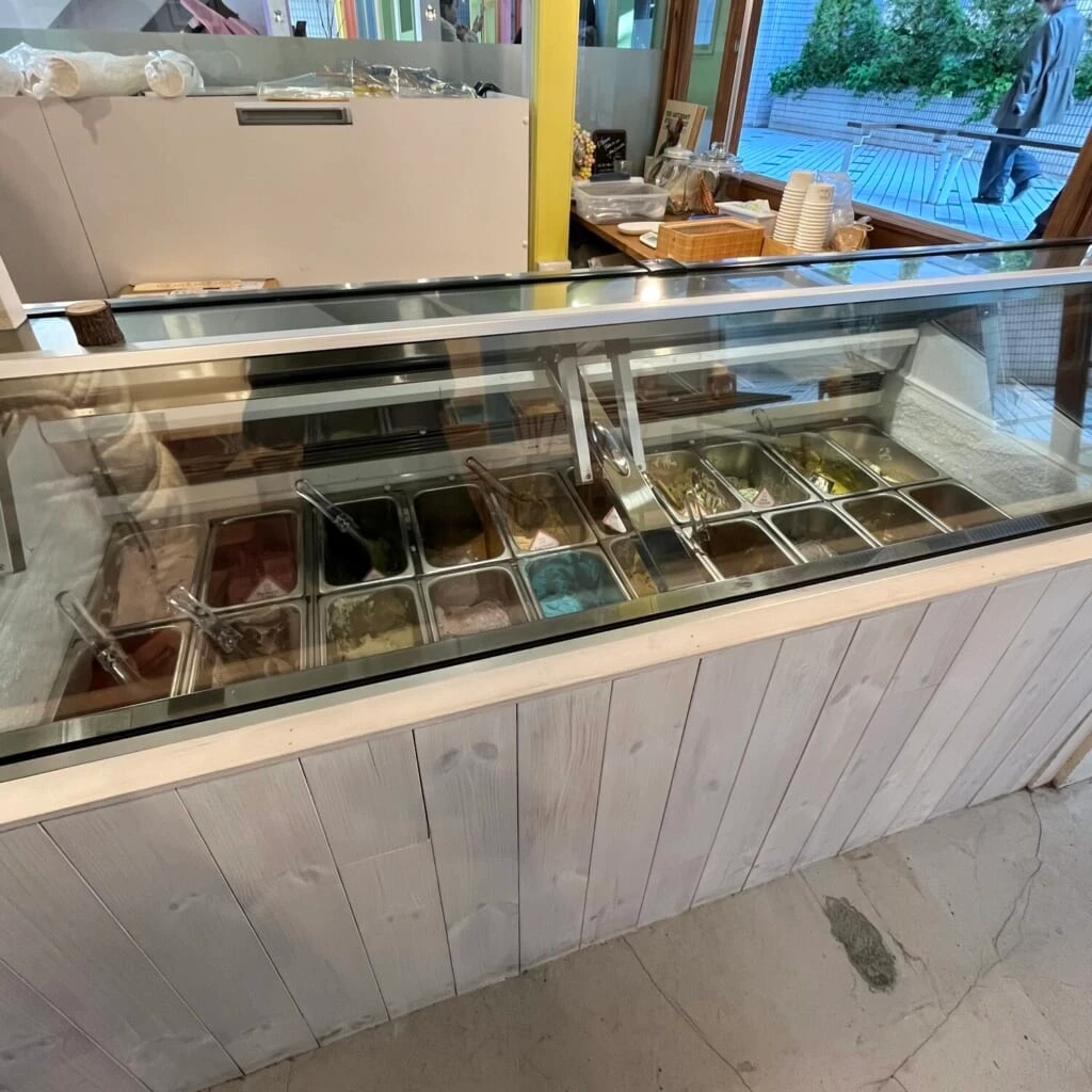 クレープとエスプレッソとジェラートと 原宿店 アイスショーケース ジェラート