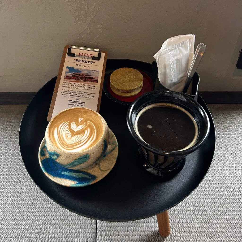 rokkan COFFEE SHURI(ロッカンコーヒーシュリ)の琉球ブレンドコーヒーとカフェラテ