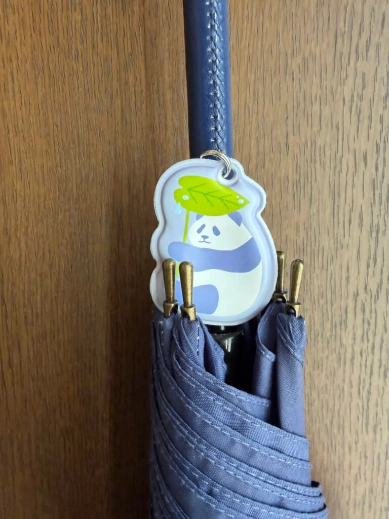 パンダの傘マーカーが閉じている傘についている