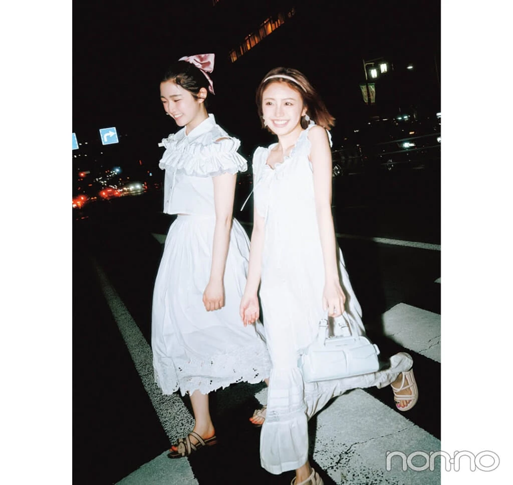 香音と小宮山莉渚のフラッシュ映えする夏の夜服モデルカット2-6