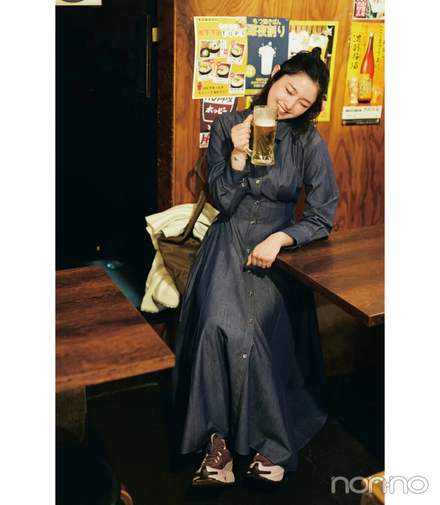 小宮山莉渚のサークル飲みの日のデニムワンピコーデ4