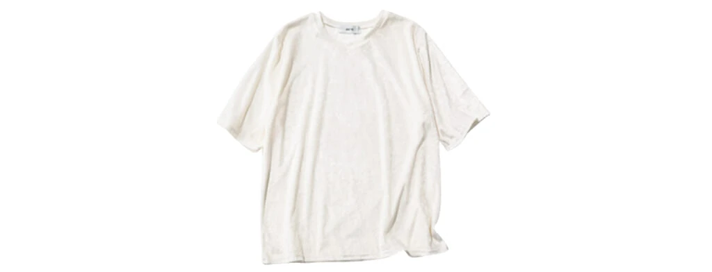 涼しげモノトーン社会人着回しアイテム ベロアTシャツ