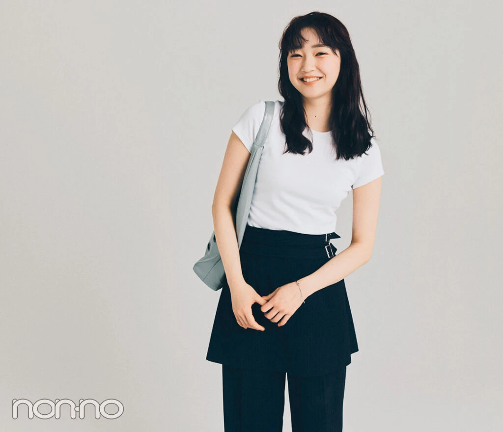 小宮山莉渚の大学生のための白Tモデルカット3-8