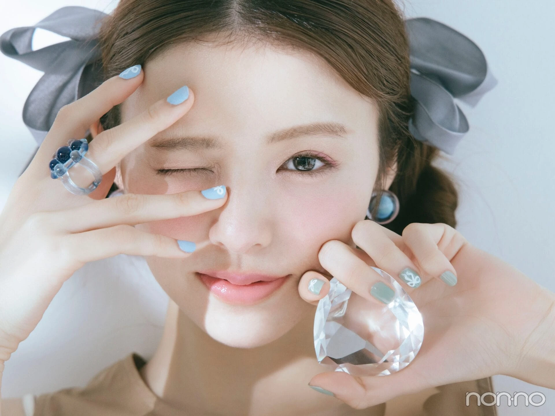 鈴木ゆうかのこなれリボンシールネイルメインカット