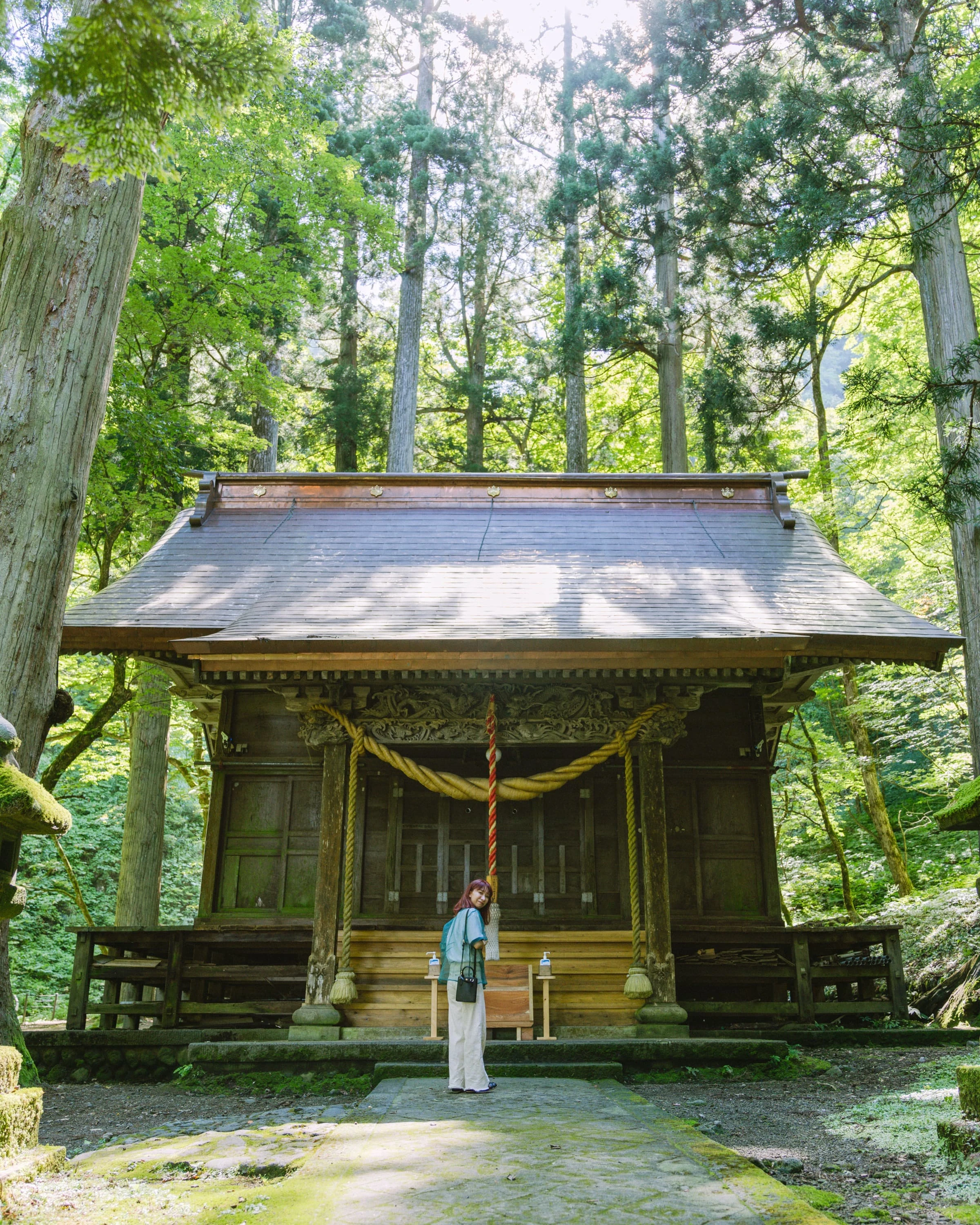 『玉簾の滝』の手前にある御嶽神社