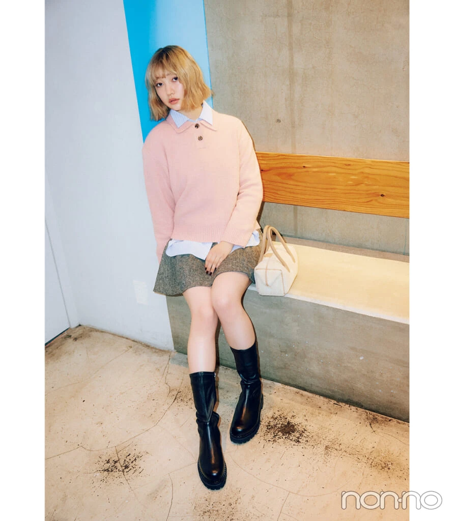 GUのニットを着た小宮山莉渚
