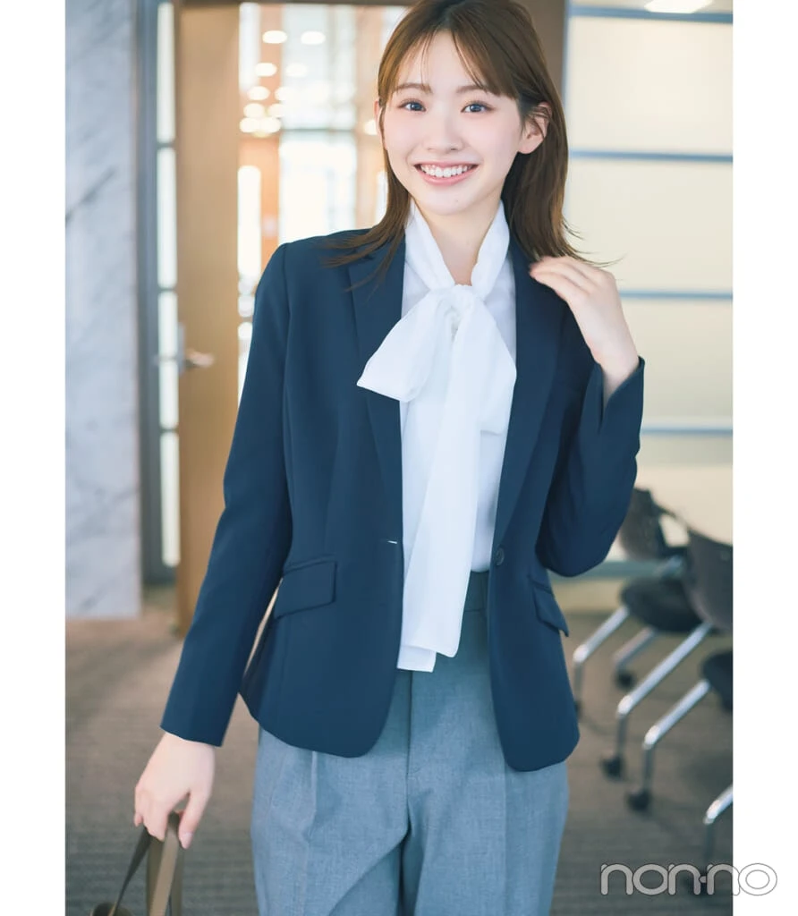村上なずなの新人研修のオフィスカジュアルモデルカット2-1