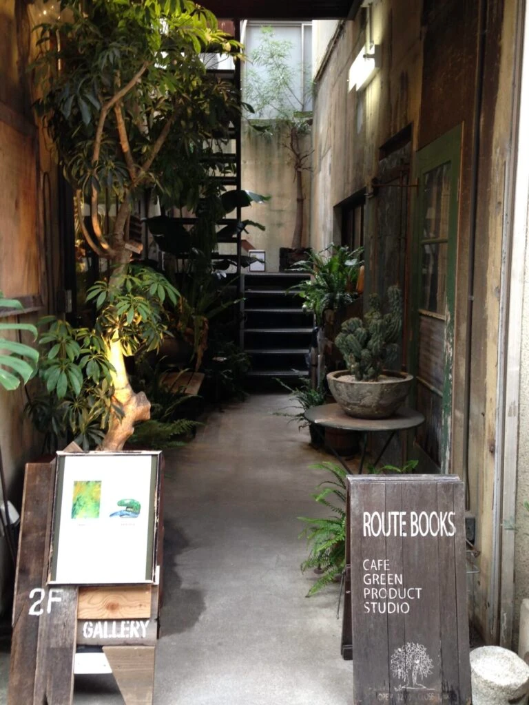「ROUTE BOOKS」1Fの入り口の様子。