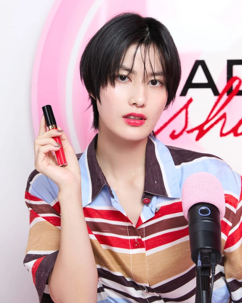 橋本愛さんルージュ ココ イドゥラ グロス436使用