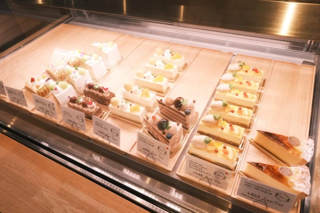 ショーケースのケーキ