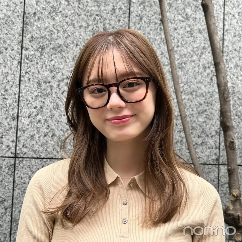 紺野彩夏の私物の眼鏡