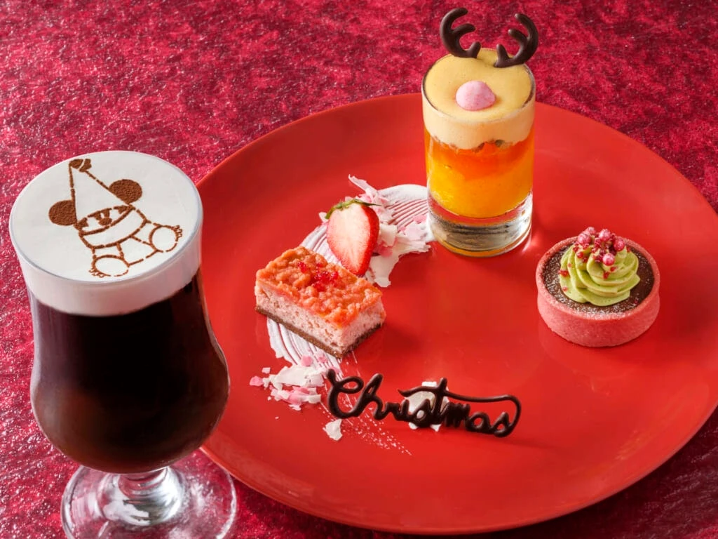 スペシャルデザートセット、ディズニーランドのクリスマスレストランメニュー