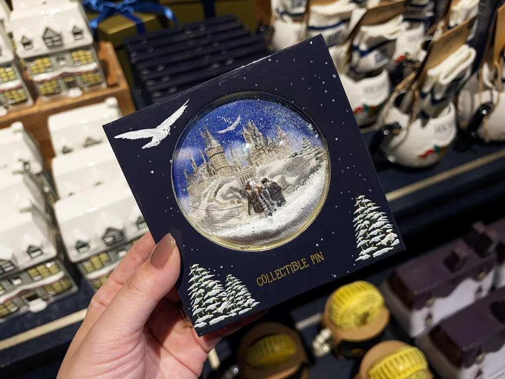 ホグワーツ・イン・ザ・スノー クリスマス ピンバッジ