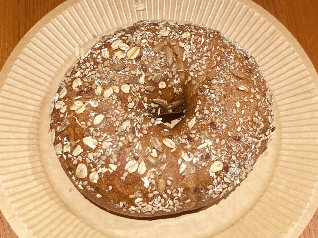 MORETHAN BAKERYのベーグル、マルチグレイン。