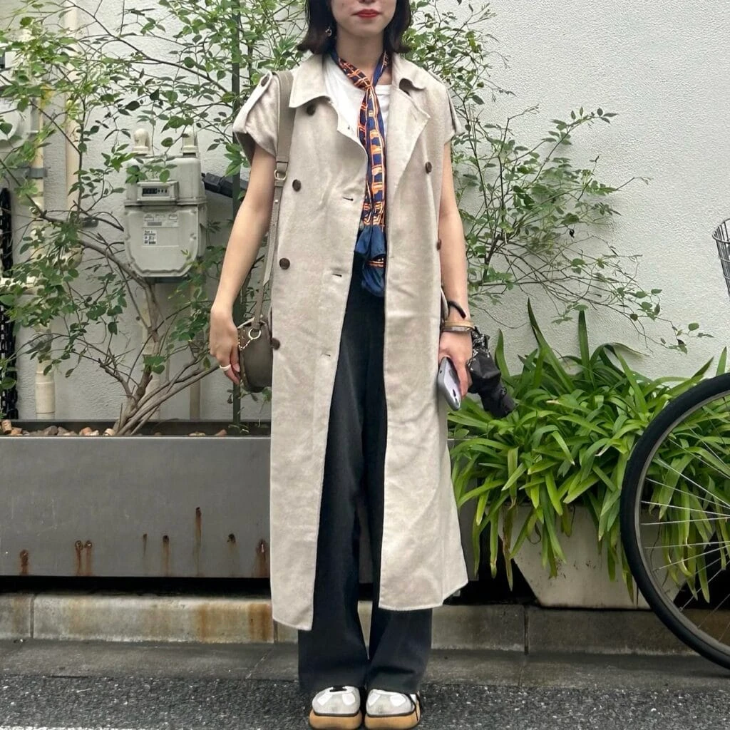 ユニクロ(UNIQLO)タックワイドパンツを使った大学生のカジュアルコーデ