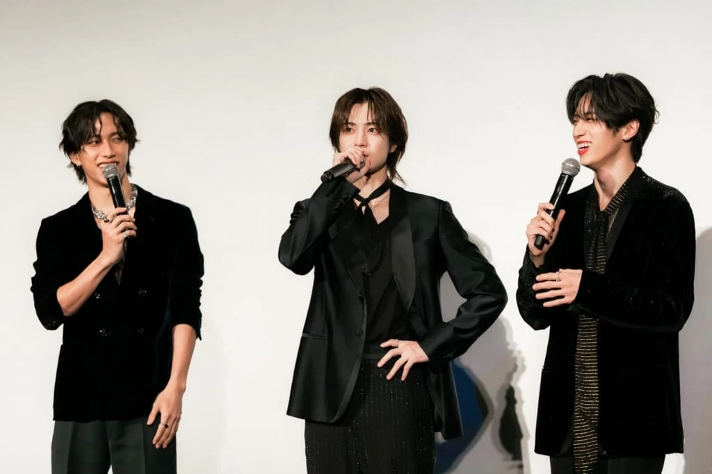 INIドキュメンタリー映画完成披露試写会で話す佐野雄大