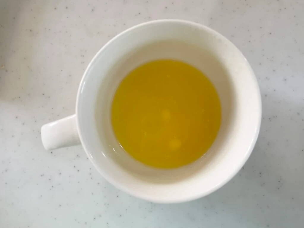 レンジで温めて液体になるまで溶かす