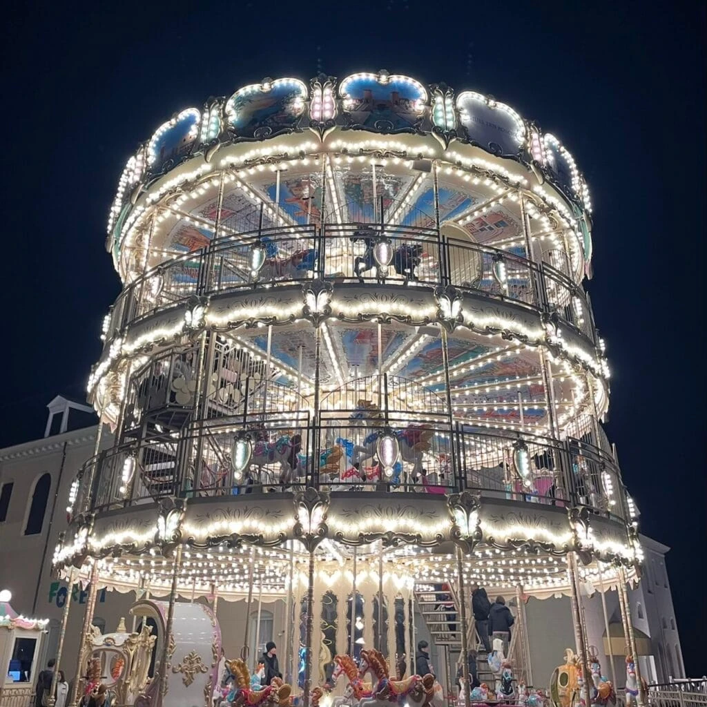 ハウステンボスにあるメリーゴーラウンド「スカイカルーセル」の外観