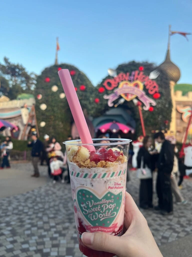 ディズニー スペシャルドリンク ケーキドリンク(ストロベリー)