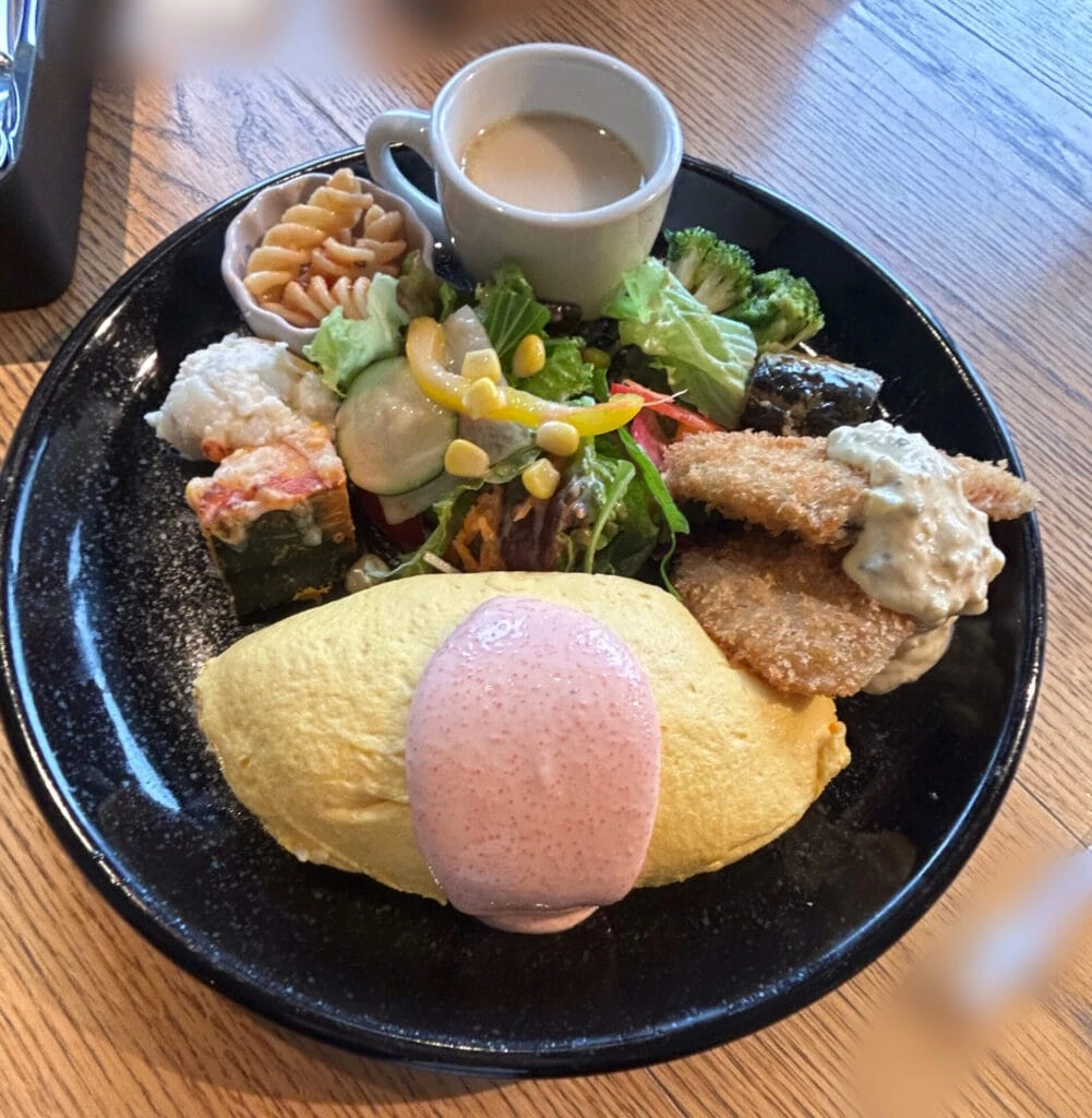 ふわふわオムライスと選べるデリプレート 1628円