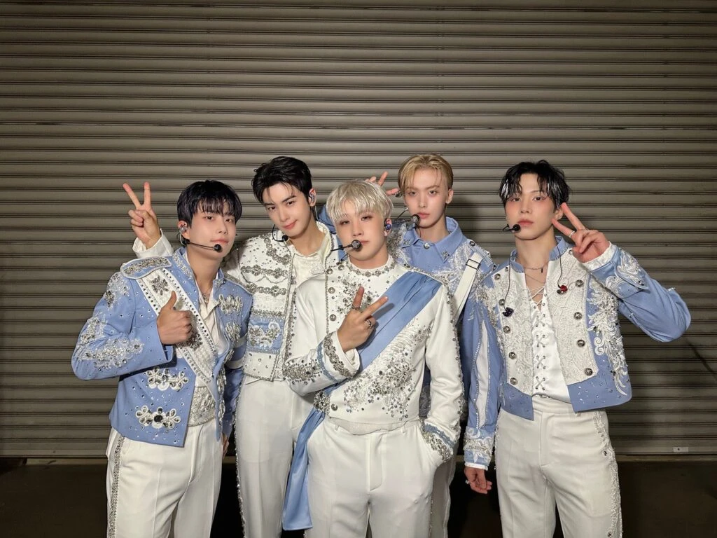 ASTRO JAPAN Official Xより
メンバーの集合写真