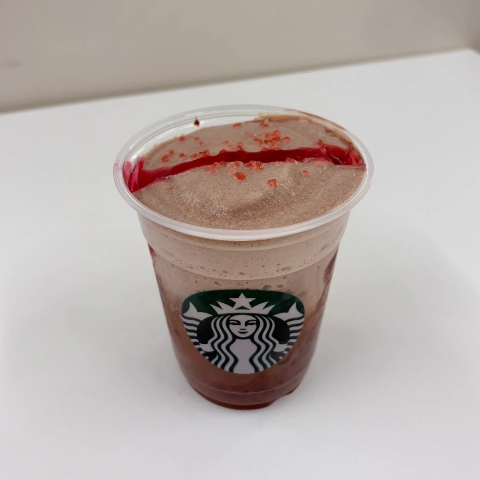 カカオ & ストロベリー ムース フラペチーノ