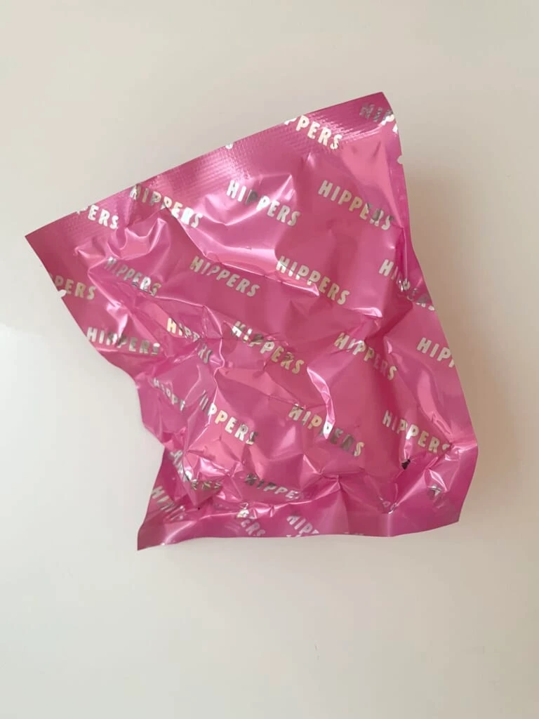 箱を開けると袋の中にヒッパーズが入っている