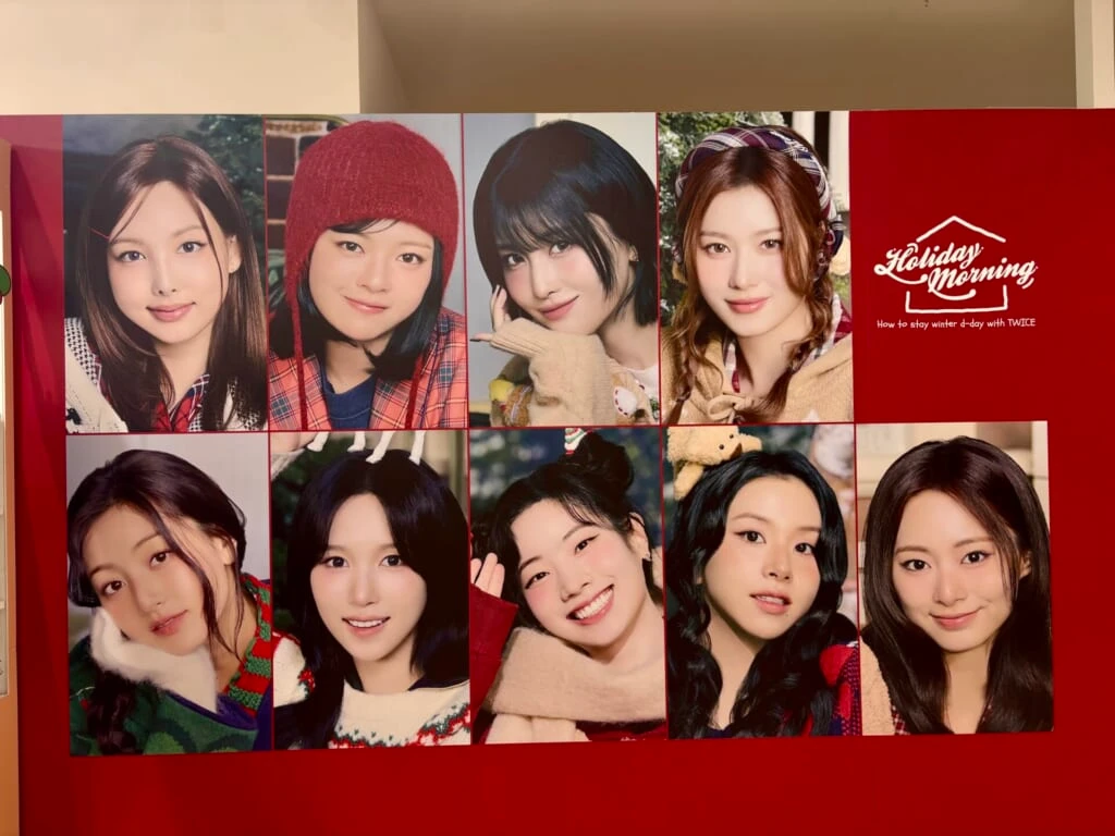 TWICEのパネル