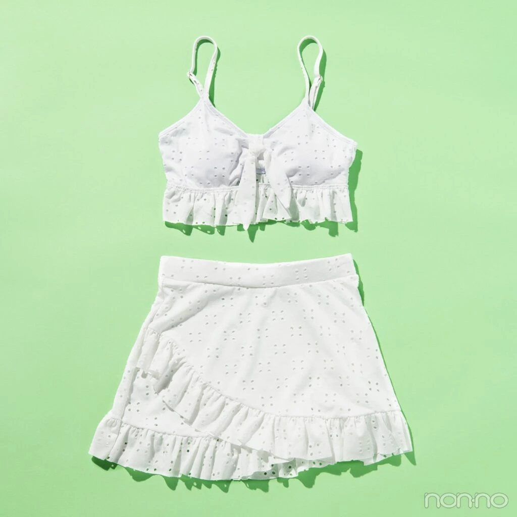 SHEIN SHOWROOMの白レース水着