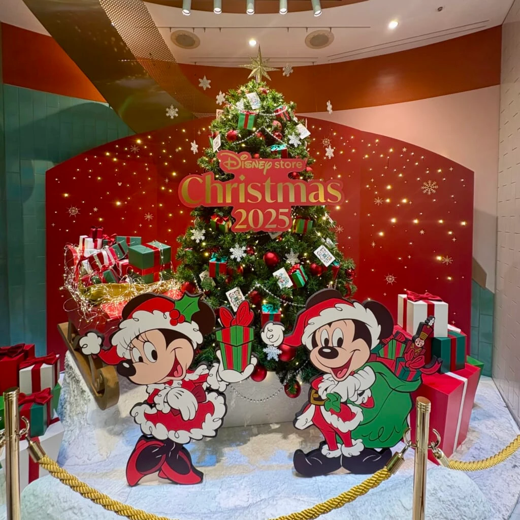入口のクリスマスオブジェ