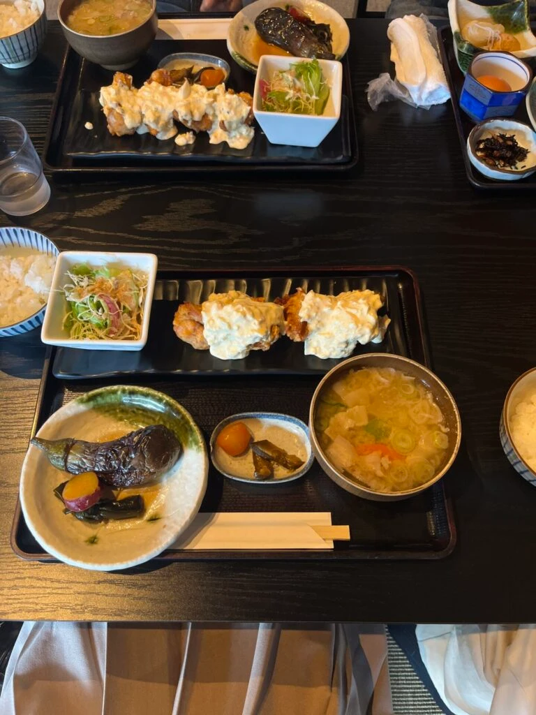 自家製タルタルをふんだんに使用した『那須鶏膳』