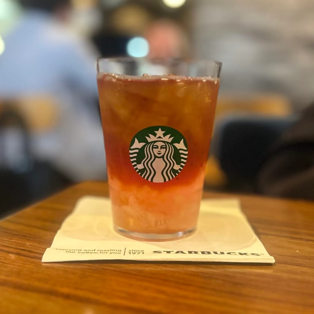 スタバ
スターバックス
クラフト ジューシー ピーチ ティー