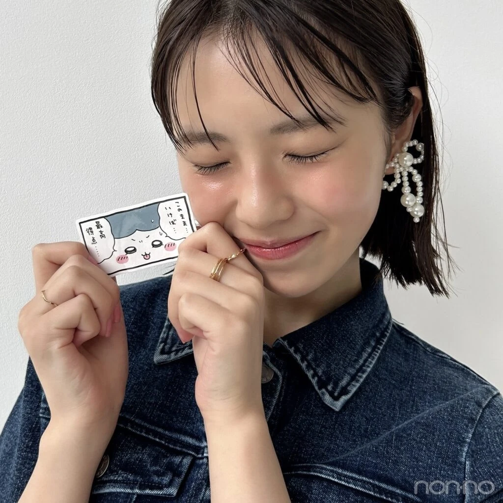 菊地姫奈のカフェ活の必需品のイヤリングと推しグッズ